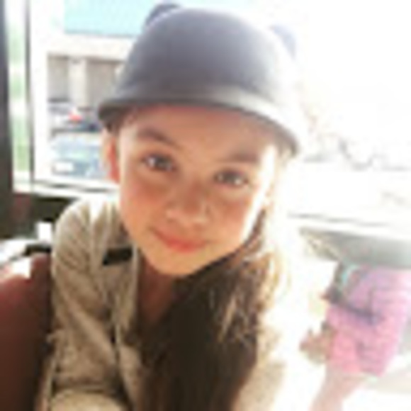 Meet your Posher, Talise - Picture 1 of 1